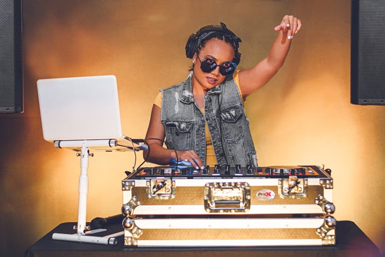 Gallery photo 2 of DJ Mel