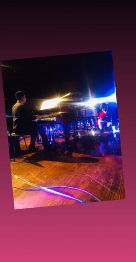 Gallery photo 1 of D.J. The Pianist