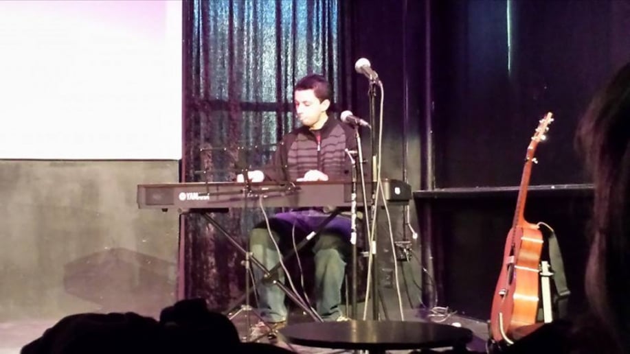 Gallery photo 5 of D.J. The Pianist