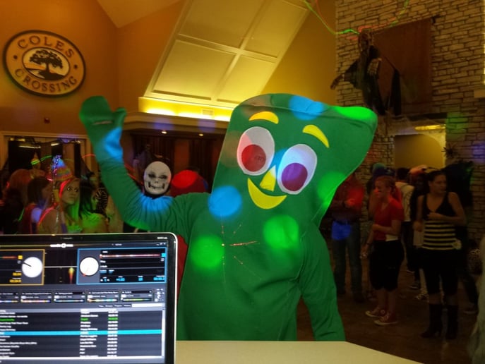 Gallery photo 14 of DJ X (DJ/Emcee/Karaoke/PhotoBooth)