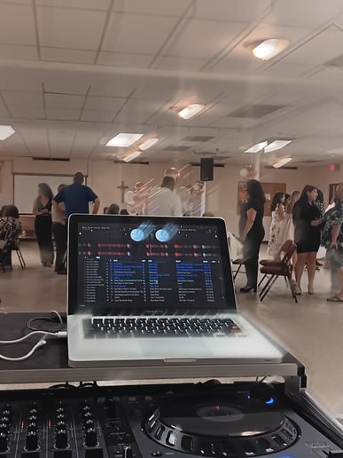 Gallery photo 2 of Djdamion