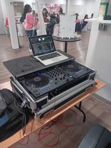 Gallery photo 3 of Djdamion