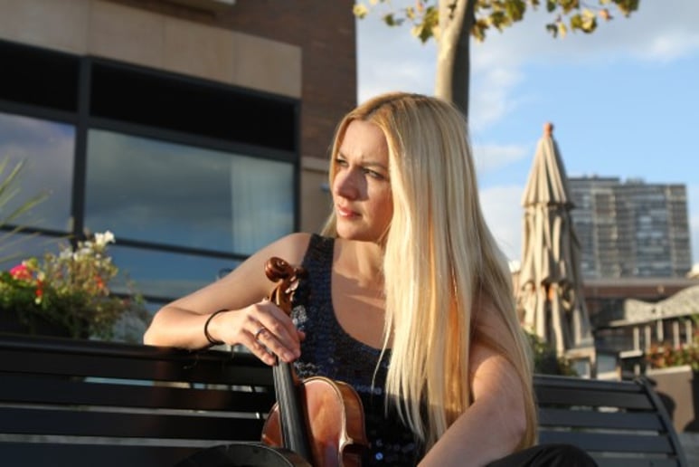 Gallery photo 9 of Dolce Vita Strings