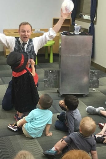 Gallery photo 8 of Donovan Day Magician