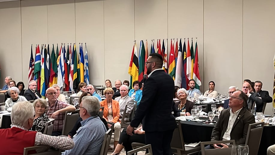 Gallery photo 10 of Dustin Dale Keynote/Motivational Speaker