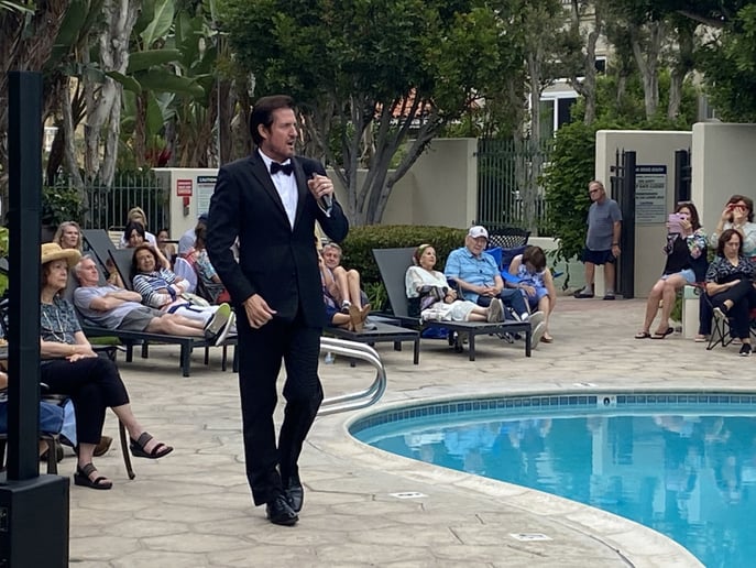 Gallery photo 4 of Gabriel Manro