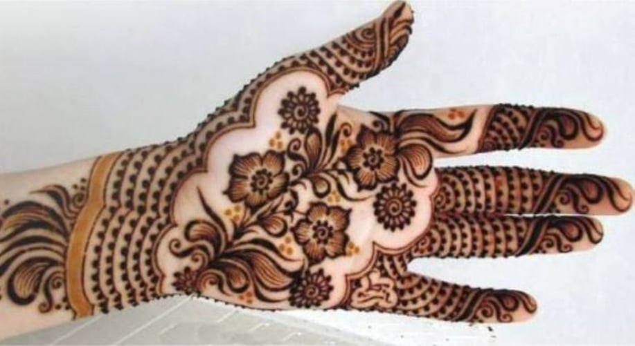 Gallery photo 2 of Elegant Heena Mehndi Tatoo
