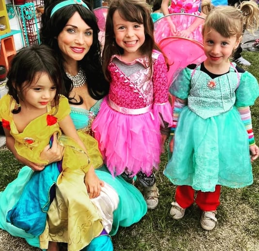 Gallery photo 18 of Eliza Moon Belly Dancer