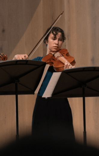 Gallery photo 3 of Ellie Phillips – Violin & Viola