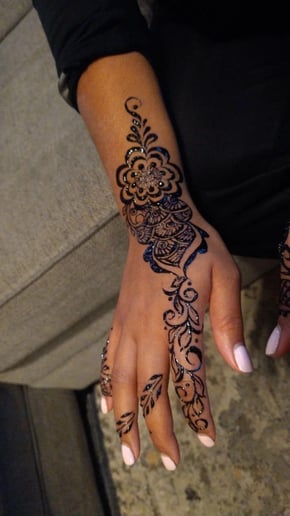 Gallery photo 8 of Faudiah's heena