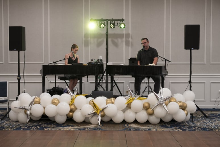 Gallery photo 15 of Felix and Fingers Dueling Pianos