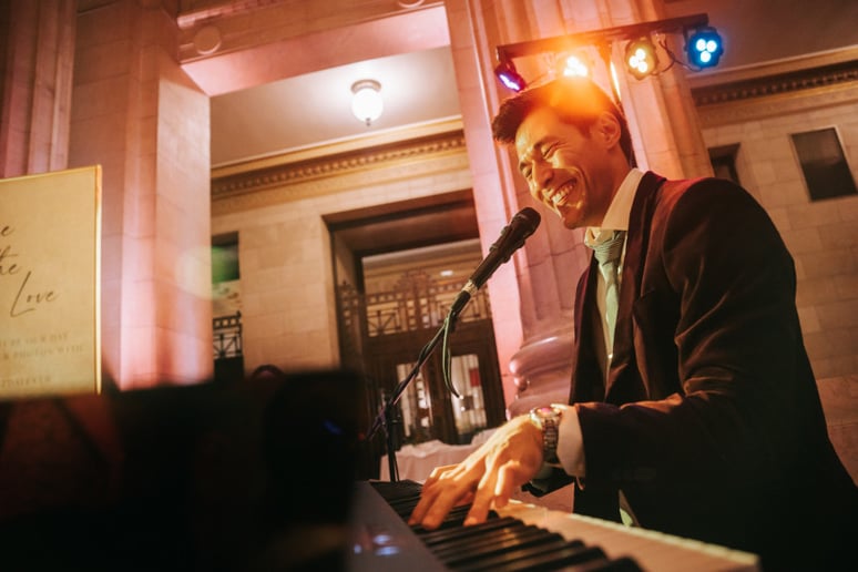 Gallery photo 18 of Felix and Fingers Dueling Pianos