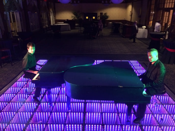 Gallery photo 33 of Felix and Fingers Dueling Pianos