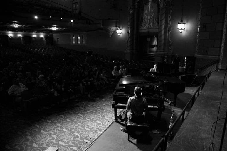 Gallery photo 40 of Felix and Fingers Dueling Pianos