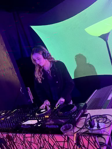 Gallery photo 6 of Female DJ - Deonna Webb