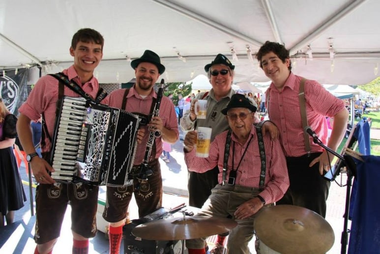 Gallery photo 5 of American Accordion Virtuoso