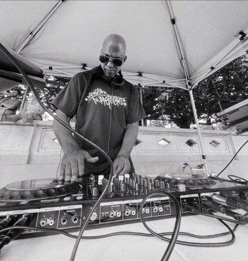 Gallery photo 3 of Lino Leanski Delgado