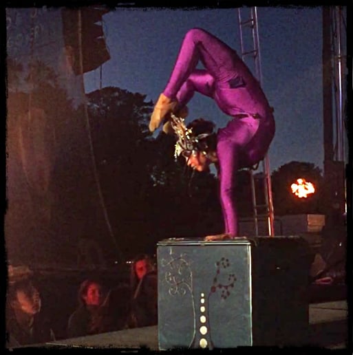 Gallery photo 3 of Flying Daniela