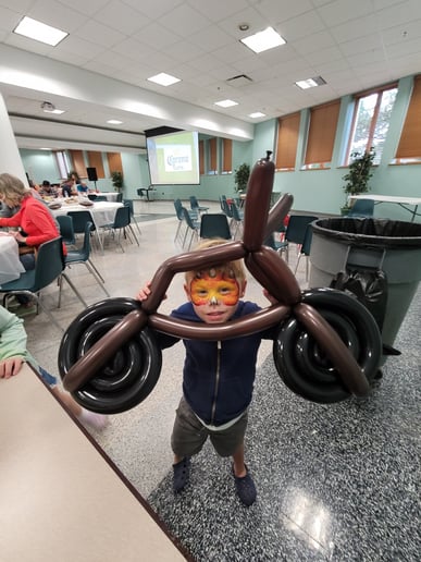 Gallery photo 10 of Fun Balloon Twisting Entertainment