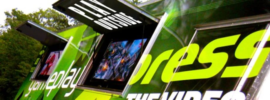 Gallery photo 3 of Gameplay Express | mobile video game party theater