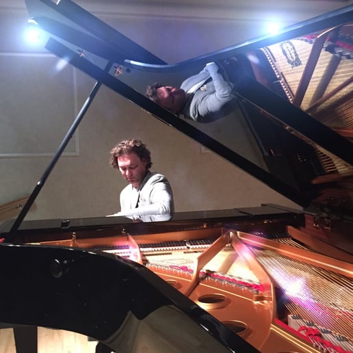 Gallery photo 12 of Glenn Kramer Piano Entertainment