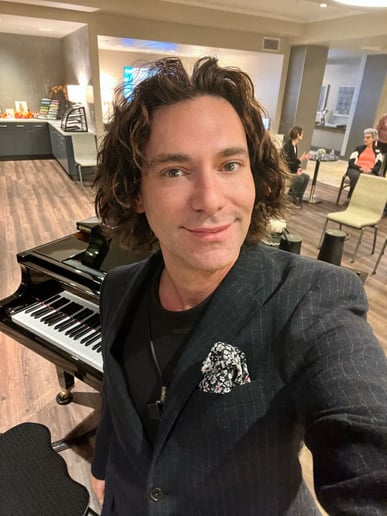 Gallery photo 14 of Glenn Kramer Piano Entertainment