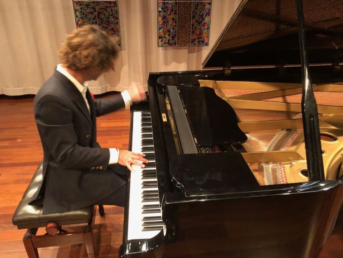 Gallery photo 21 of Glenn Kramer Piano Entertainment