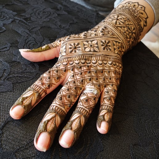 Gallery photo 8 of Grassroots Henna and Design