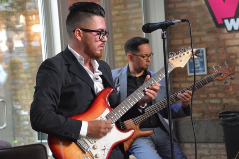 Gallery photo 3 of Guillermo Paolisso, Guitarist