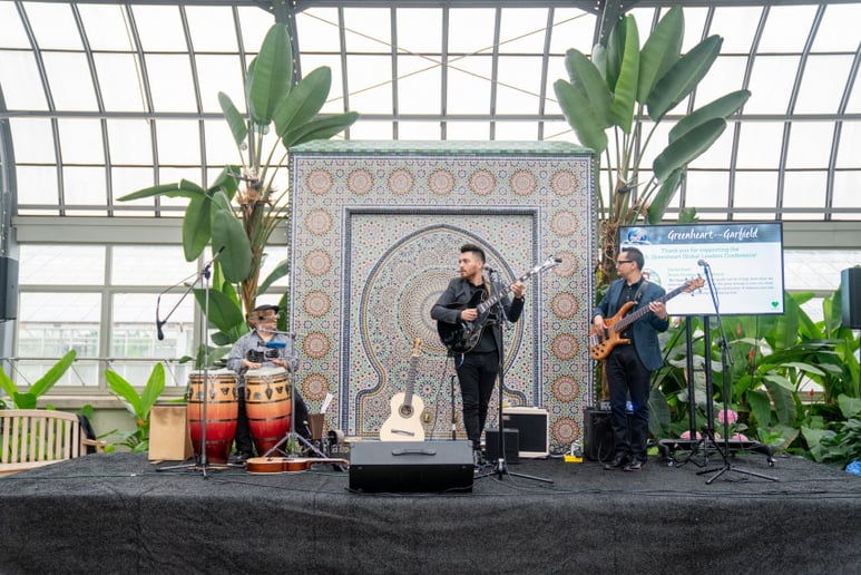 Gallery photo 6 of Guillermo Paolisso, Guitarist