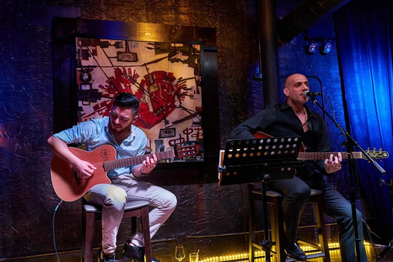 Gallery photo 7 of Guillermo Paolisso, Guitarist