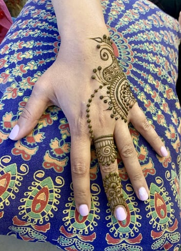 Gallery photo 5 of East to West Henna by Stella Rose