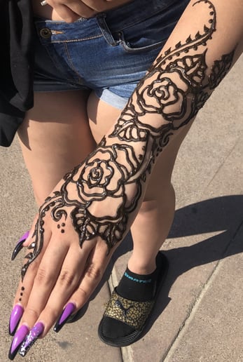 Gallery photo 10 of Henna Body Art