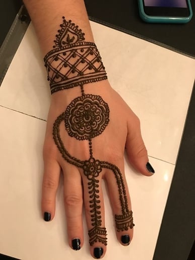 Gallery photo 8 of Henna by Tanvi