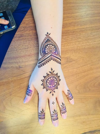 Gallery photo 3 of Henna Creationz SD