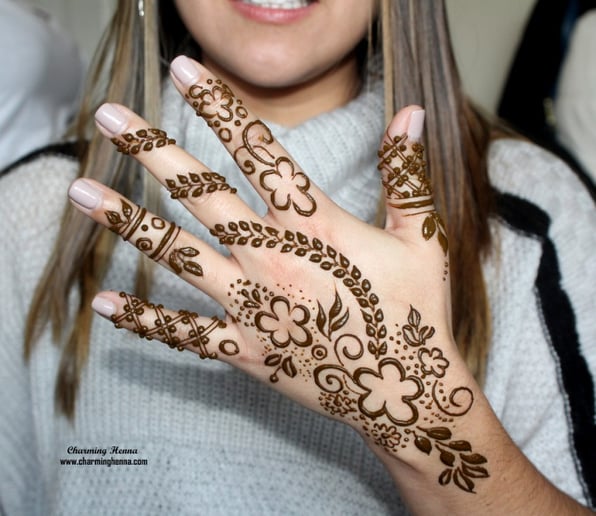 Gallery photo 5 of Henna Designing