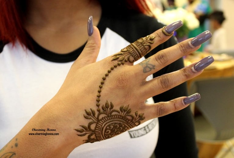 Gallery photo 9 of Henna Designing