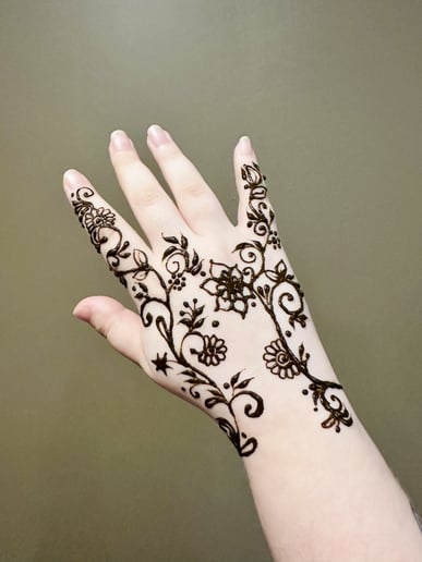 Gallery photo 2 of Henna Kala By Swathi