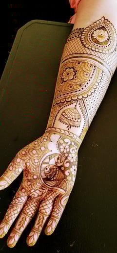 Gallery photo 4 of Henna Hands by Aarti