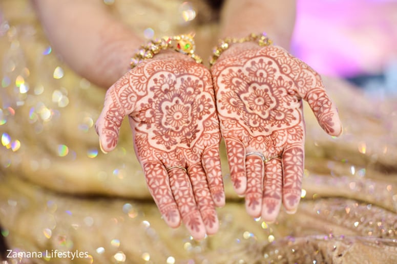 Gallery photo 1 of Henna Muse