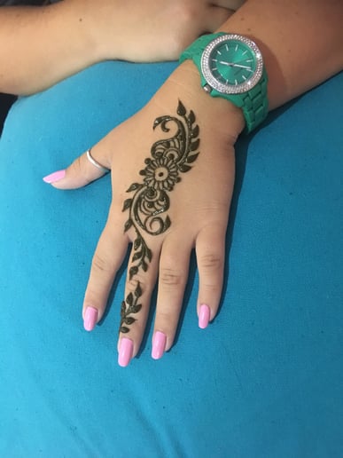 Gallery photo 2 of Henna Muse