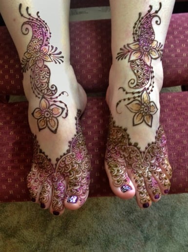 Gallery photo 3 of Henna Rising
