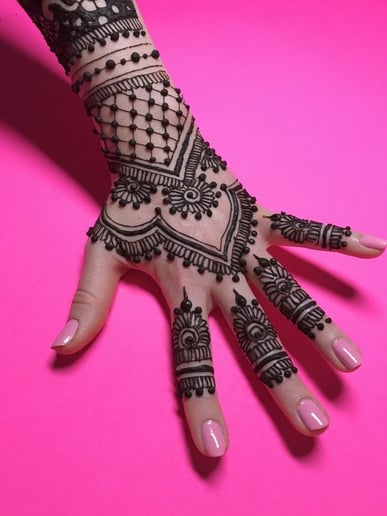 Gallery photo 1 of Nikliti5 Henna