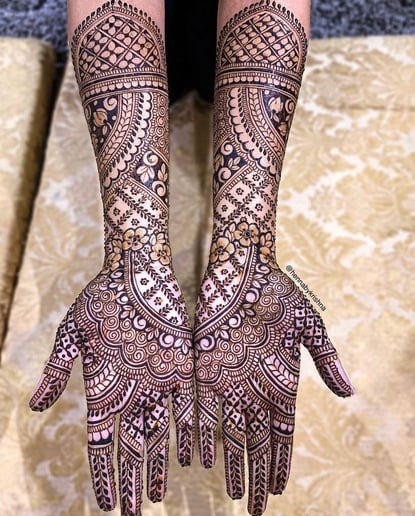 Gallery photo 2 of HennabyKrishna