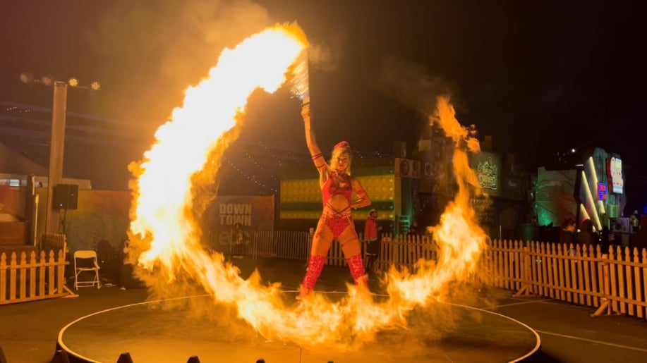 Gallery photo 7 of Hoop Lush