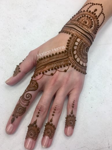 Gallery photo 6 of Horizon Henna