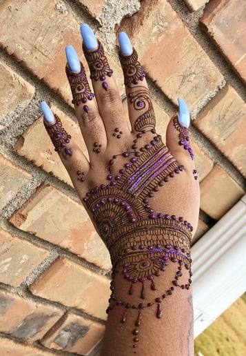 Gallery photo 7 of Horizon Henna