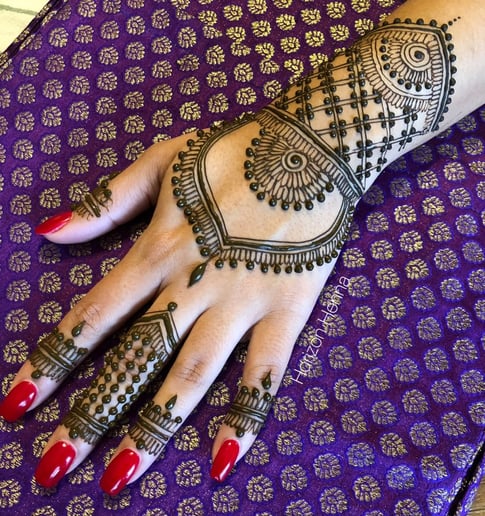Gallery photo 8 of Horizon Henna