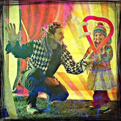 Gallery photo 1 of IE the Entertainer