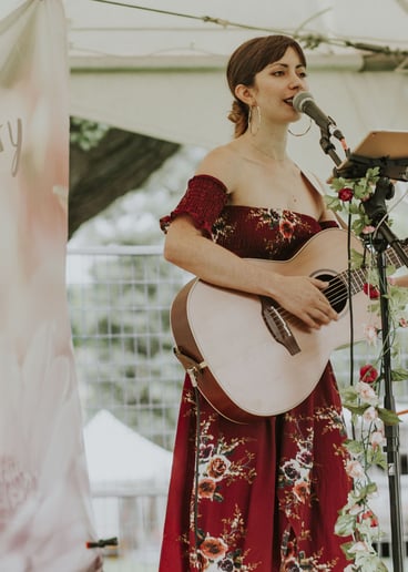 Gallery photo 9 of Jessica Allossery